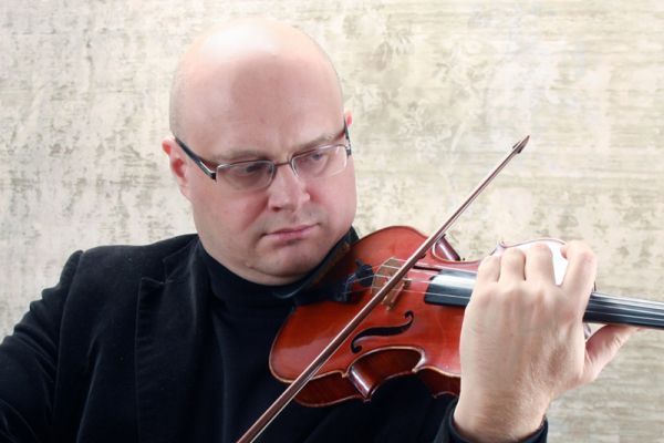 Igor Veligan, violin/viola